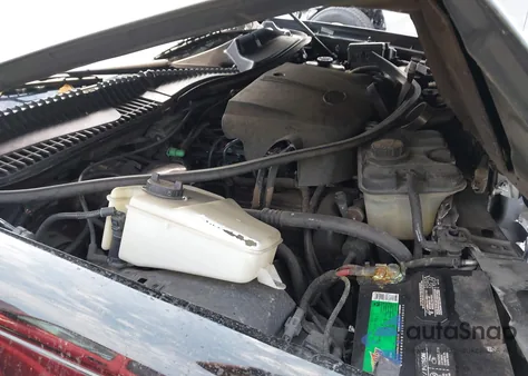 1998 Lincoln Town Car Signature из США, поврежденный, VIN 1LNFM82W6WY656238